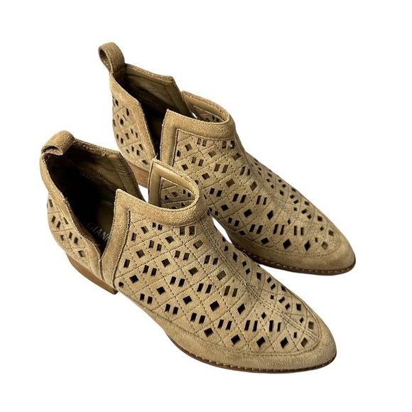 Gianni Bini Leather Upper Cutout Beige Bootie Women’s Size 7 M - Picture 2 of 16